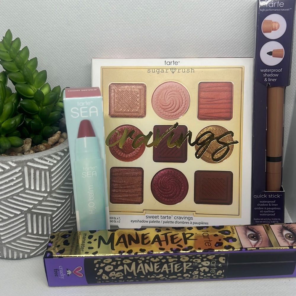 Tarte Bundle-Mascara, Eye Shadow Palette, Lip Tint, Shadow/Liner